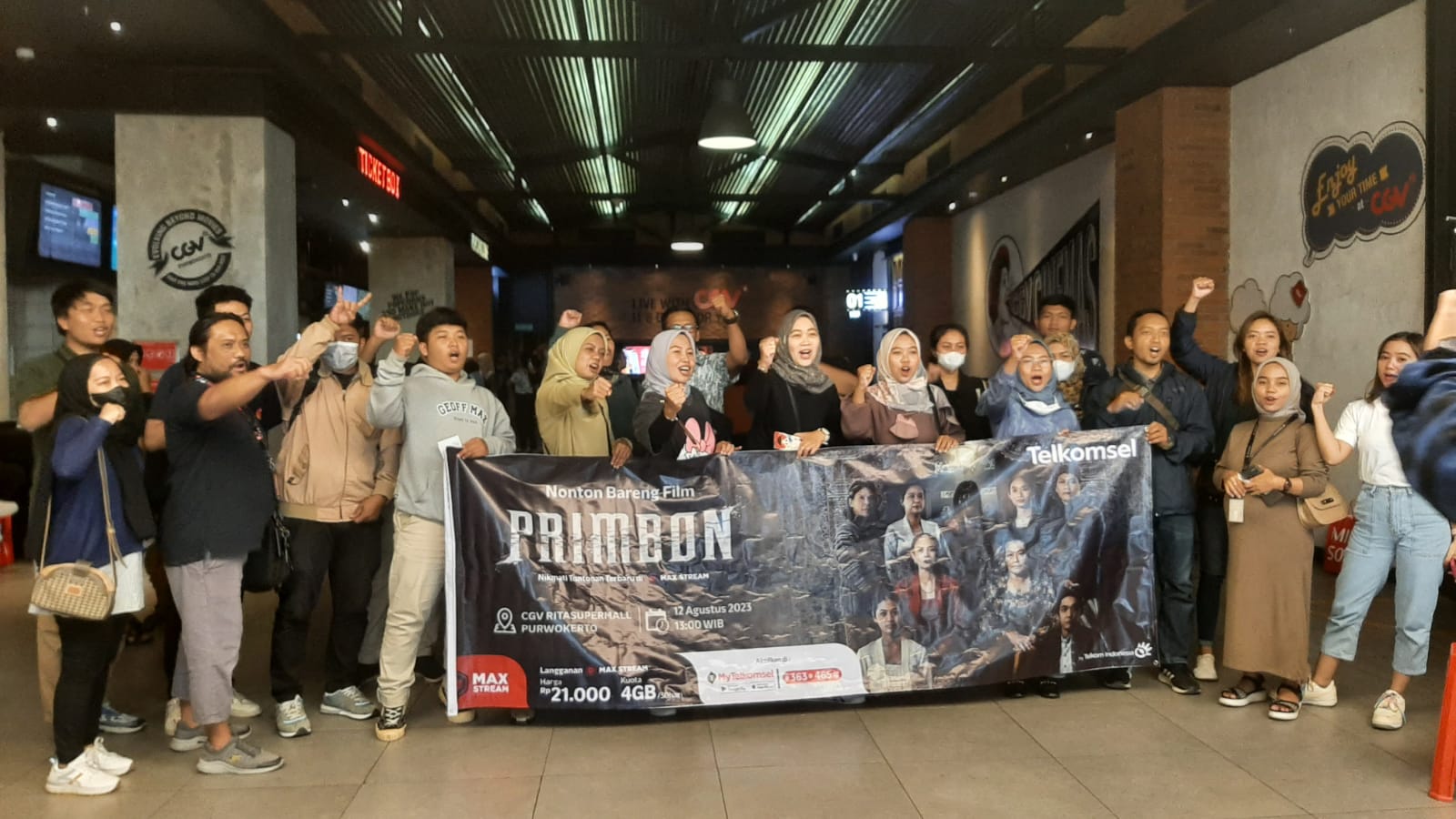 181 Pelanggan Telkomsel Purwokerto Nobar Film Primbon