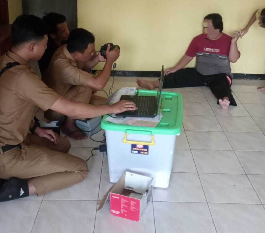 Disdukcapil Cilacap Jemput Bola, Pastikan Warga Rentan Miliki Dokumen Kependudukan
