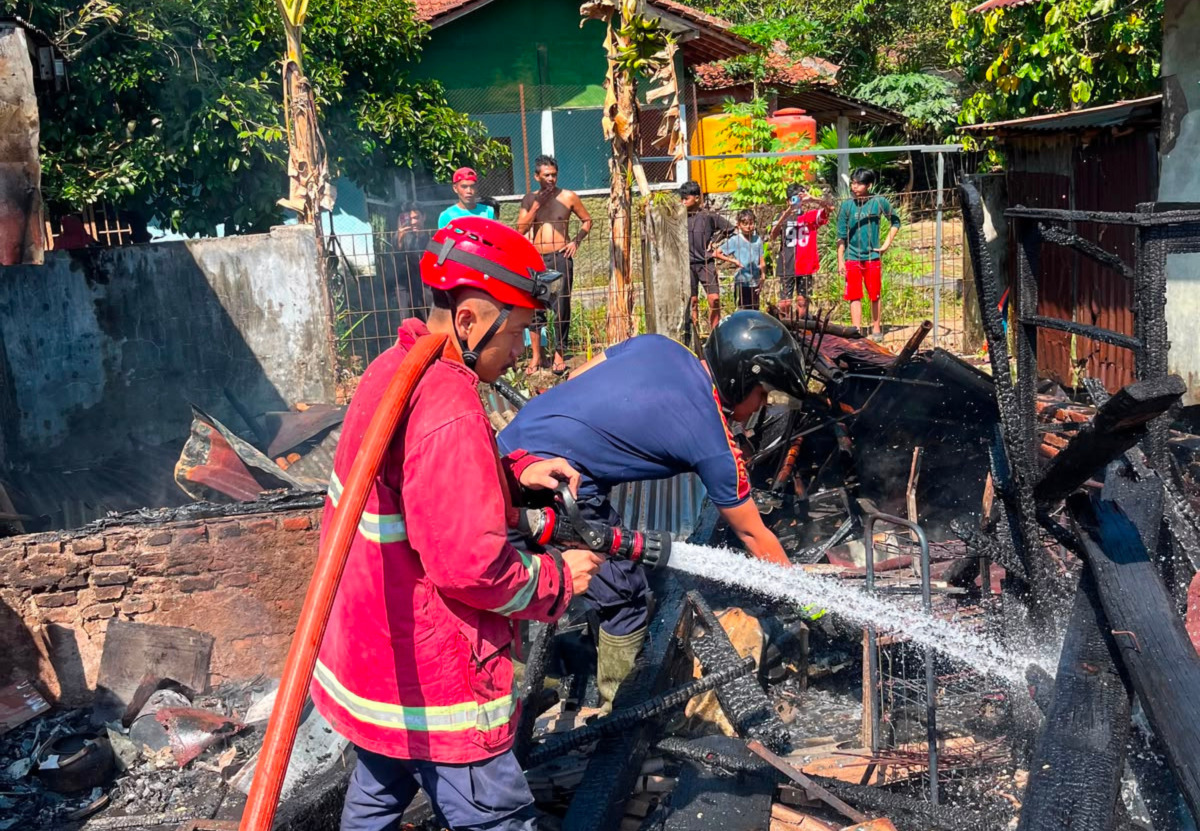 Diduga Akibat Korsleting Listrik, Rumah Warga Bojongsari Purbalingga Ludes Terbakar