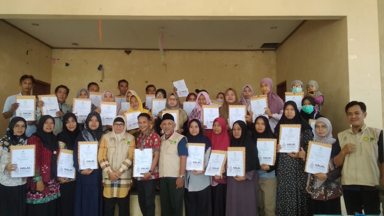 Inisiatif Gerakan Sertifikat Halal, Gumelar Lor Raih Penghargaan dari Halal Center Unsoed