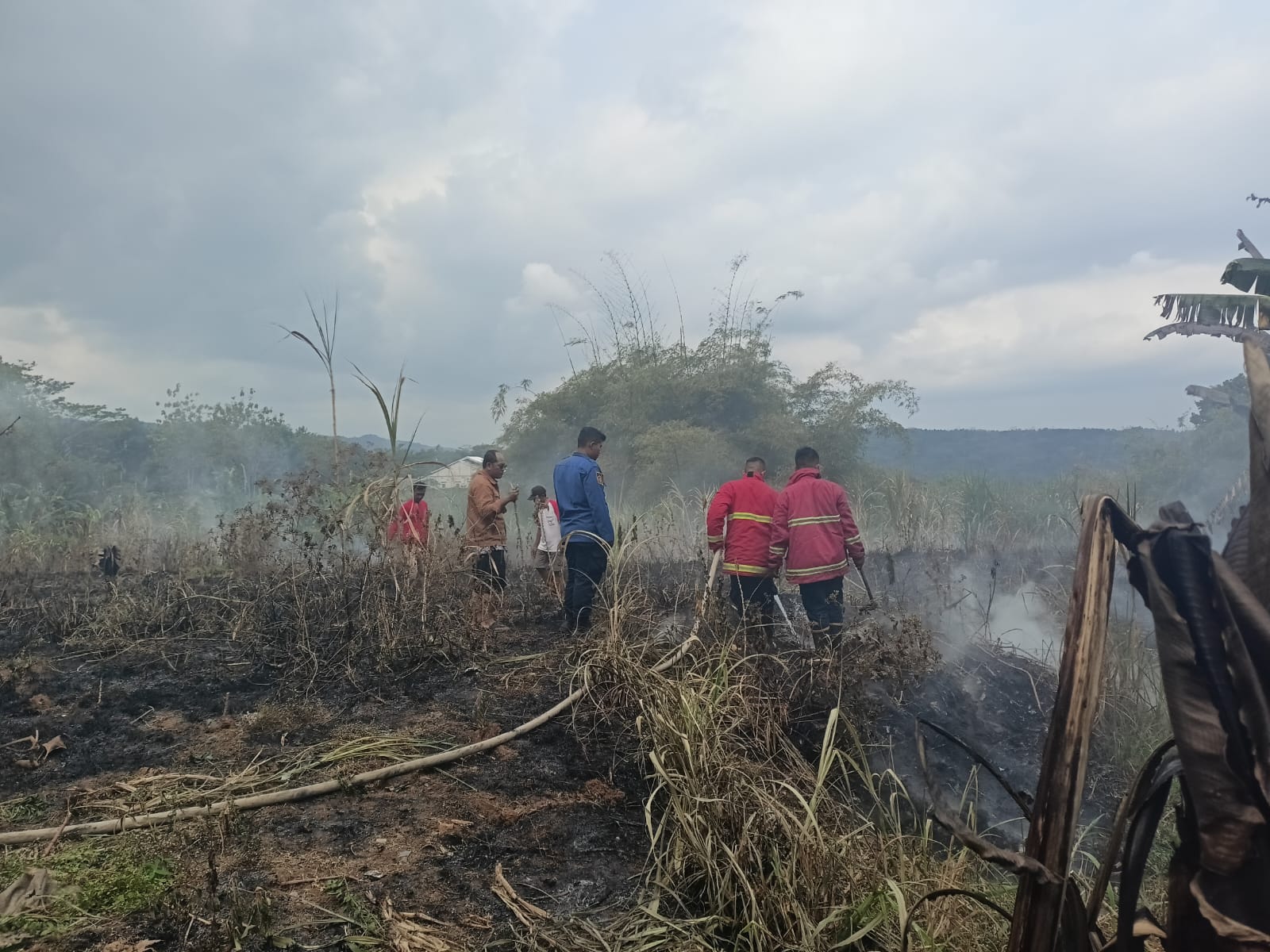 Lahan Bekas TPA Sampah Banjaran, Bojongsari Terbakar