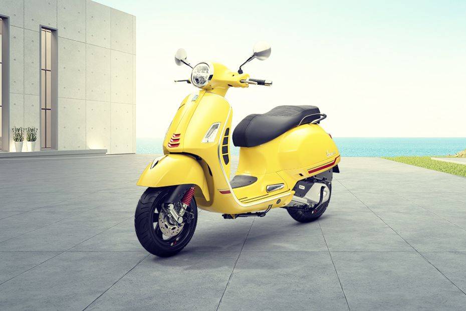 Mau Tampil Stylish ala Jaksel? Intip Dulu Harga Vespa GTS Super Sport 150!