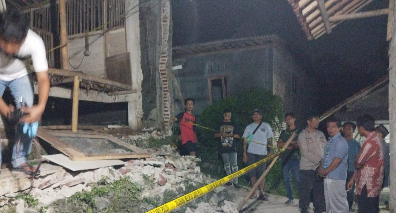 Tembok Keliling Ambruk, Timpa 4 Bocah Saat Pulang Mengaji, 1 Meninggal