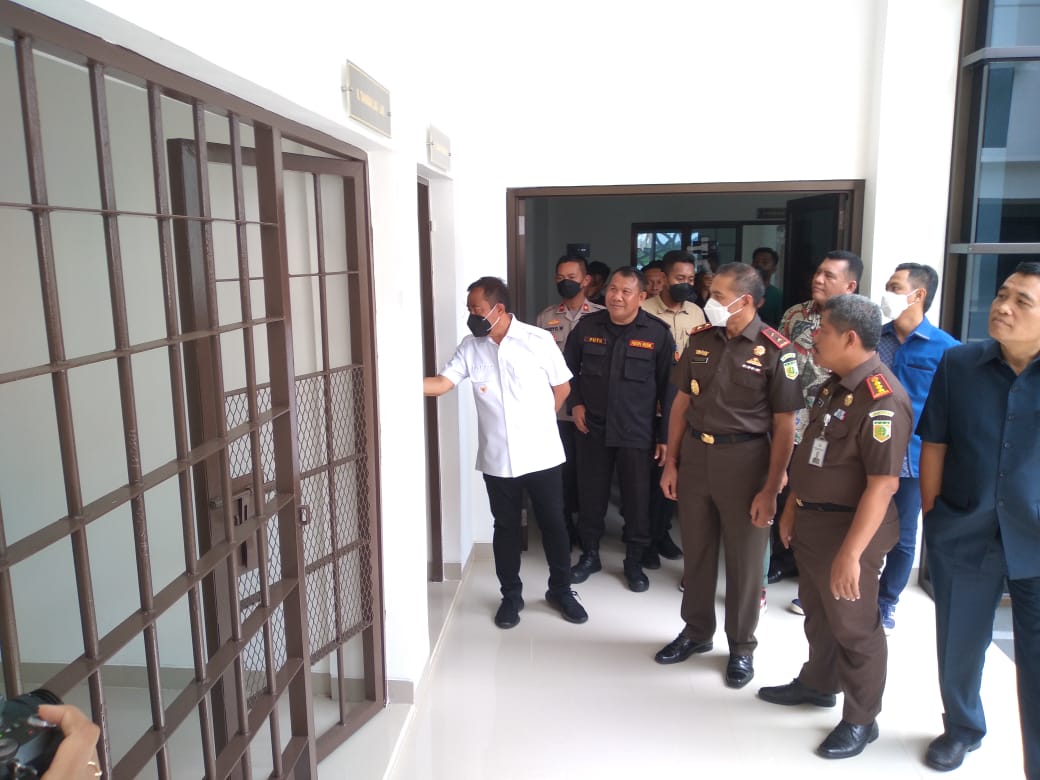 Hari Terakhir Jabat Bupati Cilacap, Tatto Saksikan Peresmian Gedung Kejari Cilacap