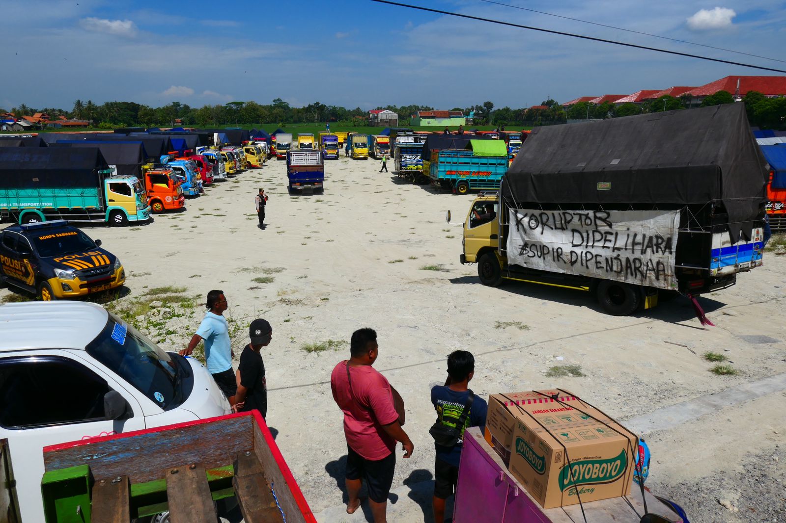Ribuan Sopir Truk Kebumen Mogok Tuntut Revis UU dan Aturan ODOL