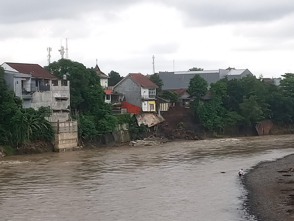 12 Rumah di Bancar Terancam Aliran Sungai Klawing