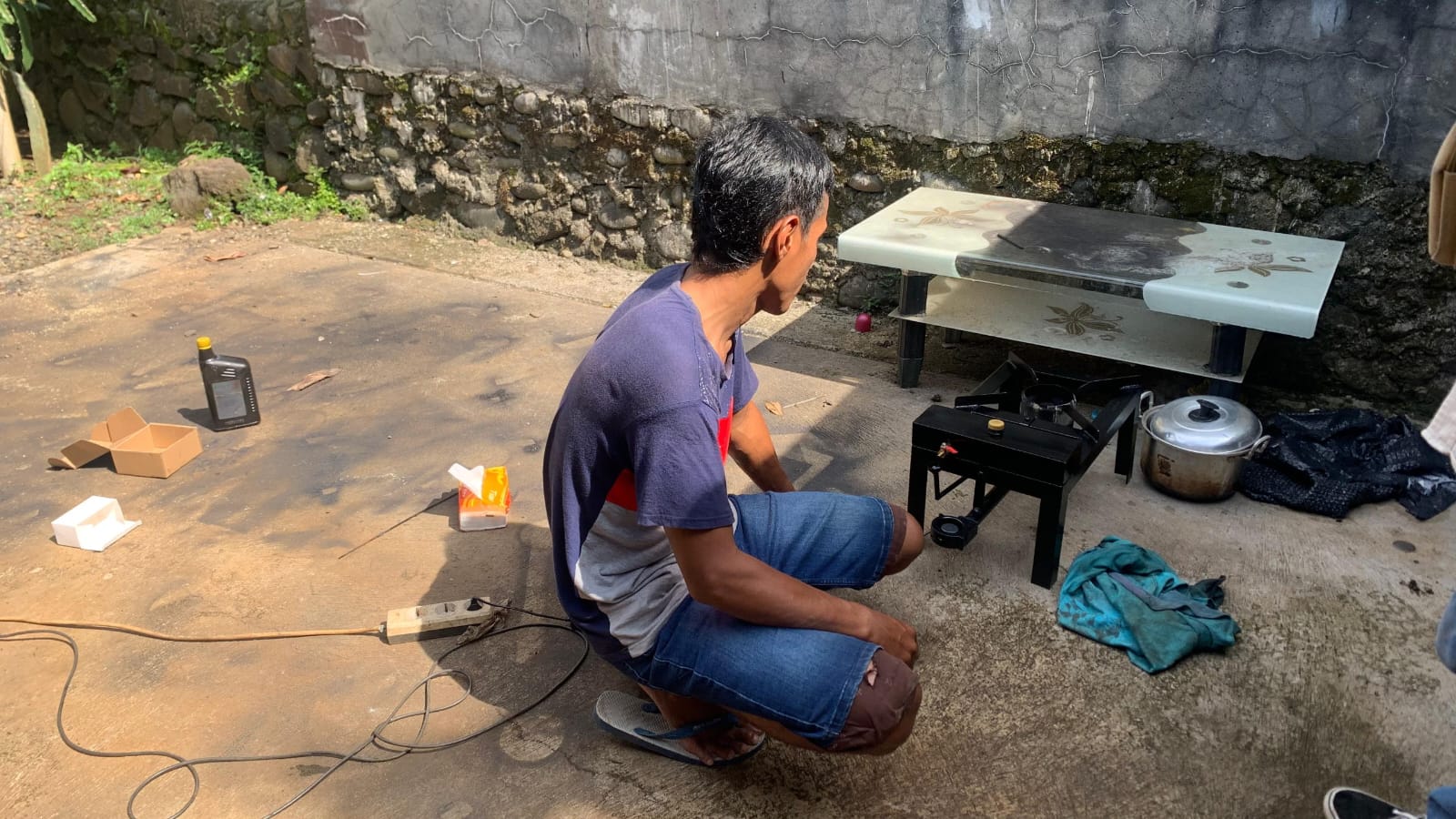 Anter Basuki, Warga Desa Galuh Berhasil Produksi Kompor Ramah Lingkungan Bebahan Bakar Oli Bekas