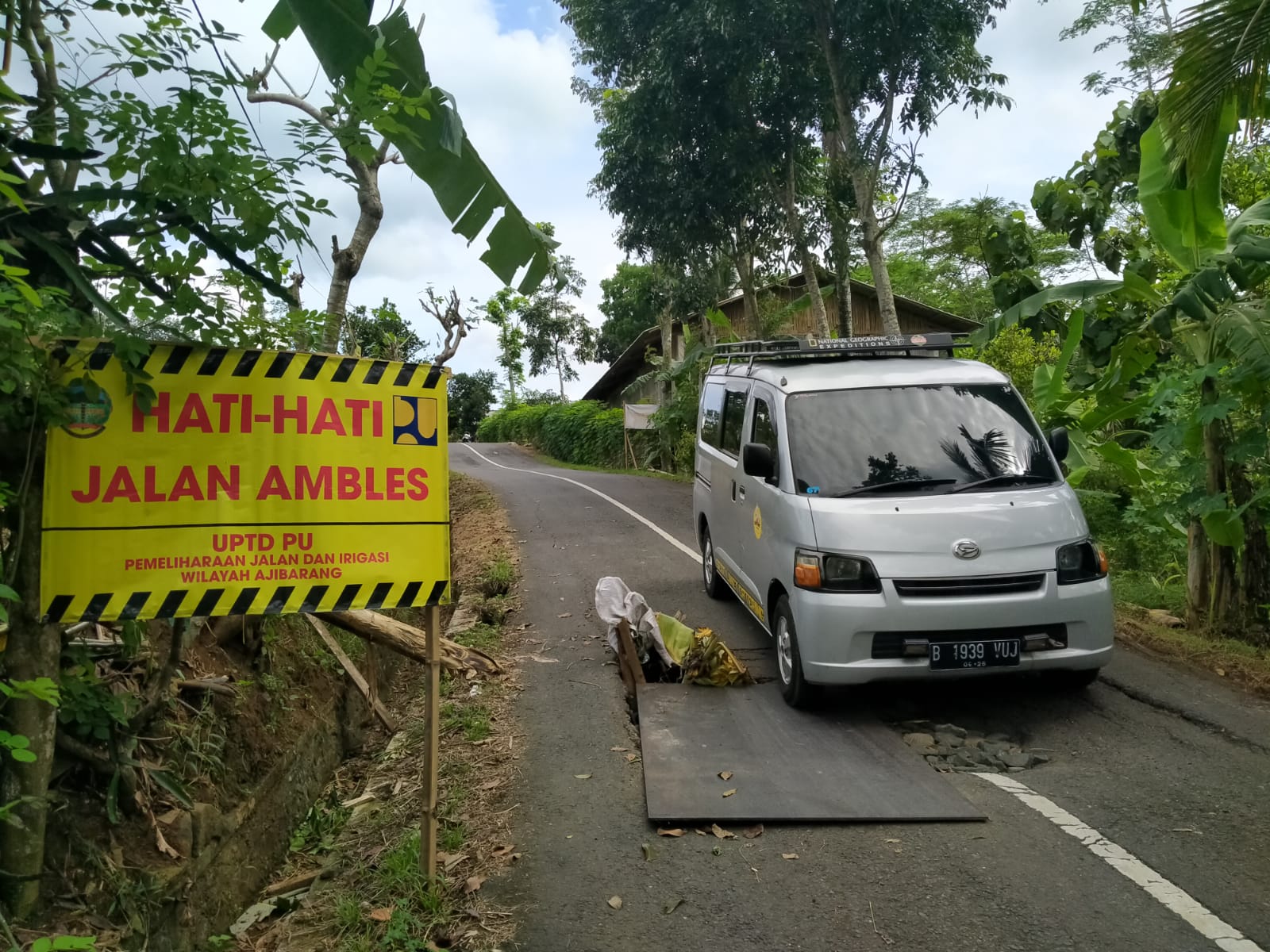 Ambles, Akses Petahunan-Kedungurang Ditangani Sementara