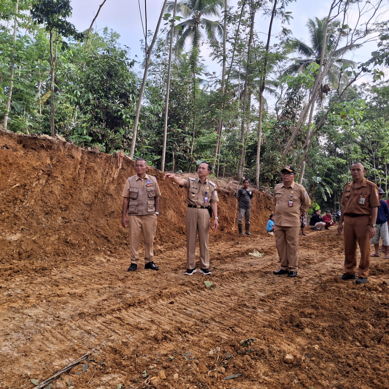Akses Jalan Terdampak Longsor di Dayeuhluhur Cilacap Mulai Normal