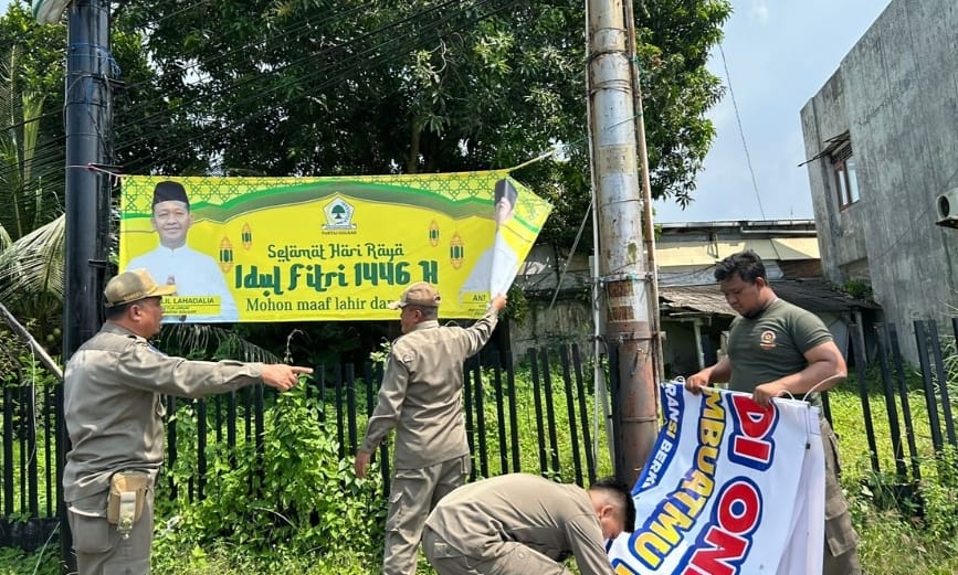 Melanggar Perda, 54 Spanduk dan Banner Dicopot Satpol PP Cilacap
