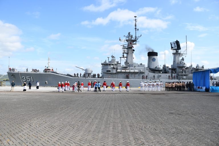 Hari Ini Terakhir Kapal Perang TNI AL Berlabuh di Cilacap
