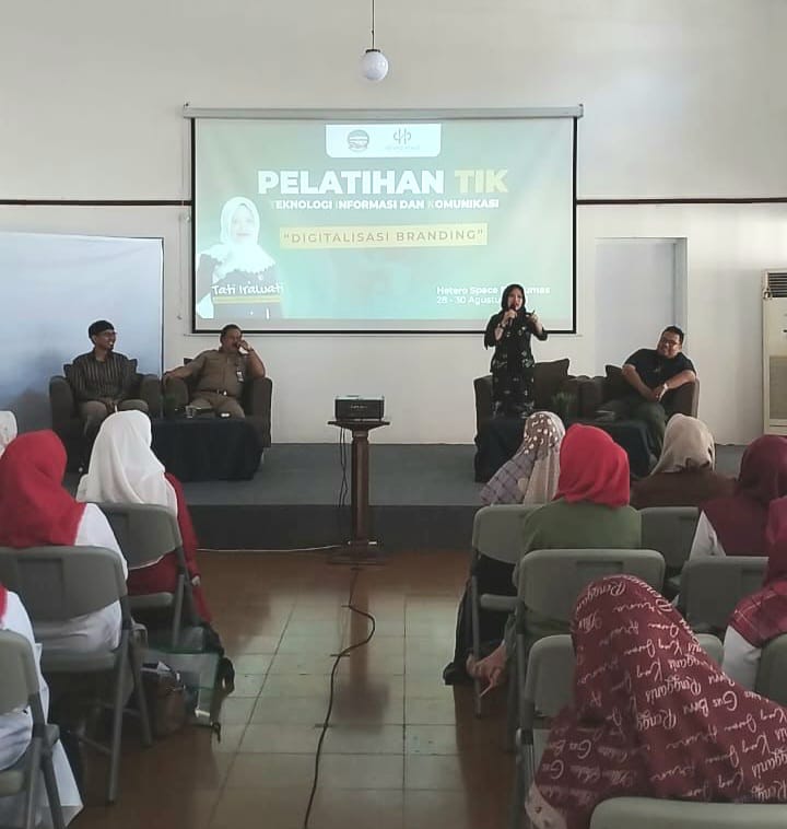 Tati Irawati Ajak Emak-emak Melek Digitalisasi Branding Untuk Organisasi 