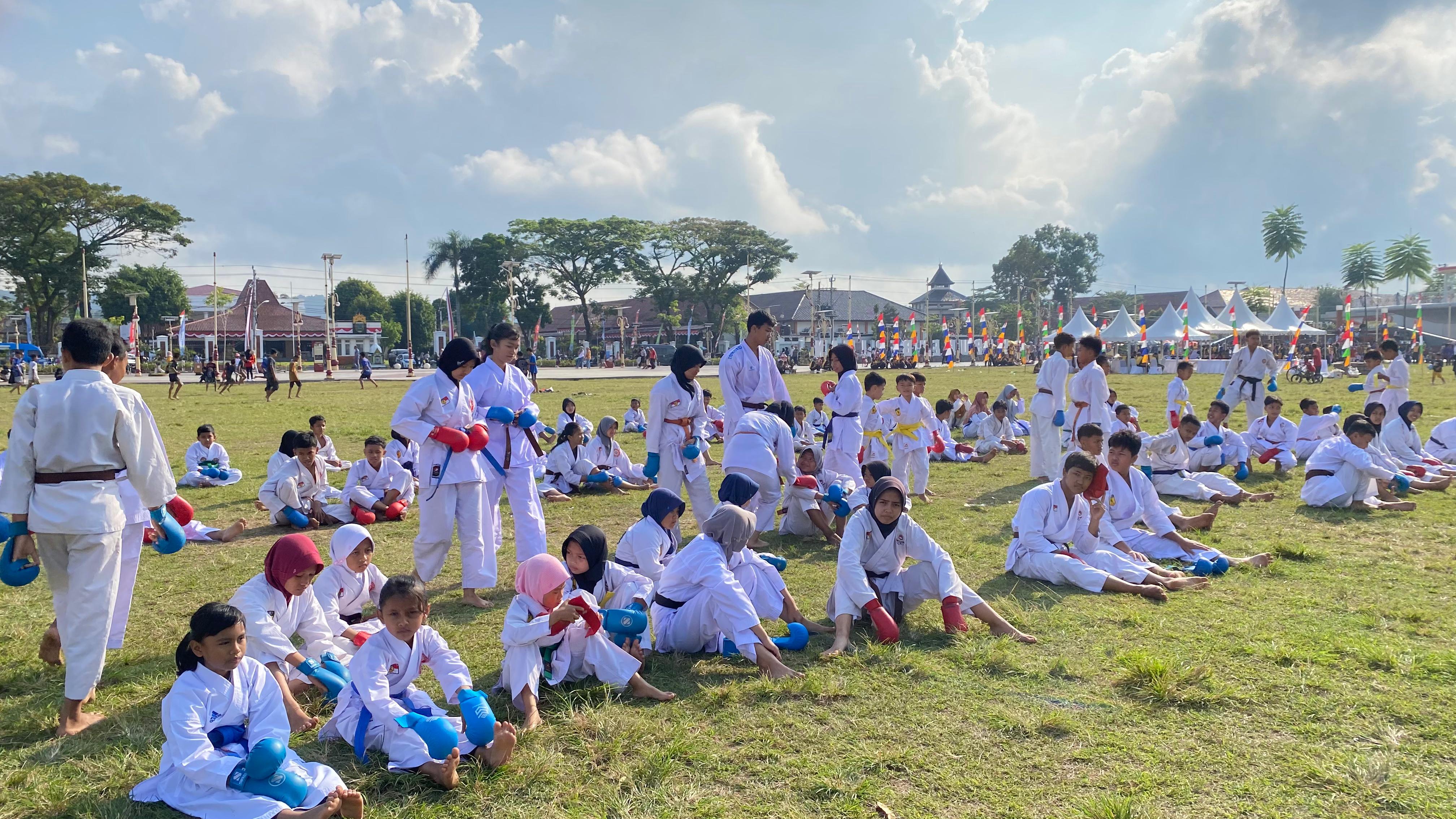 Atlet Karate Gelar Latihan Jelang Porprov