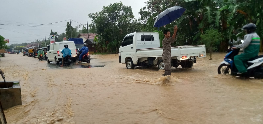 Hujan Deras di Cilacap, Banjir Landa Desa Bojong Kawunganten 
