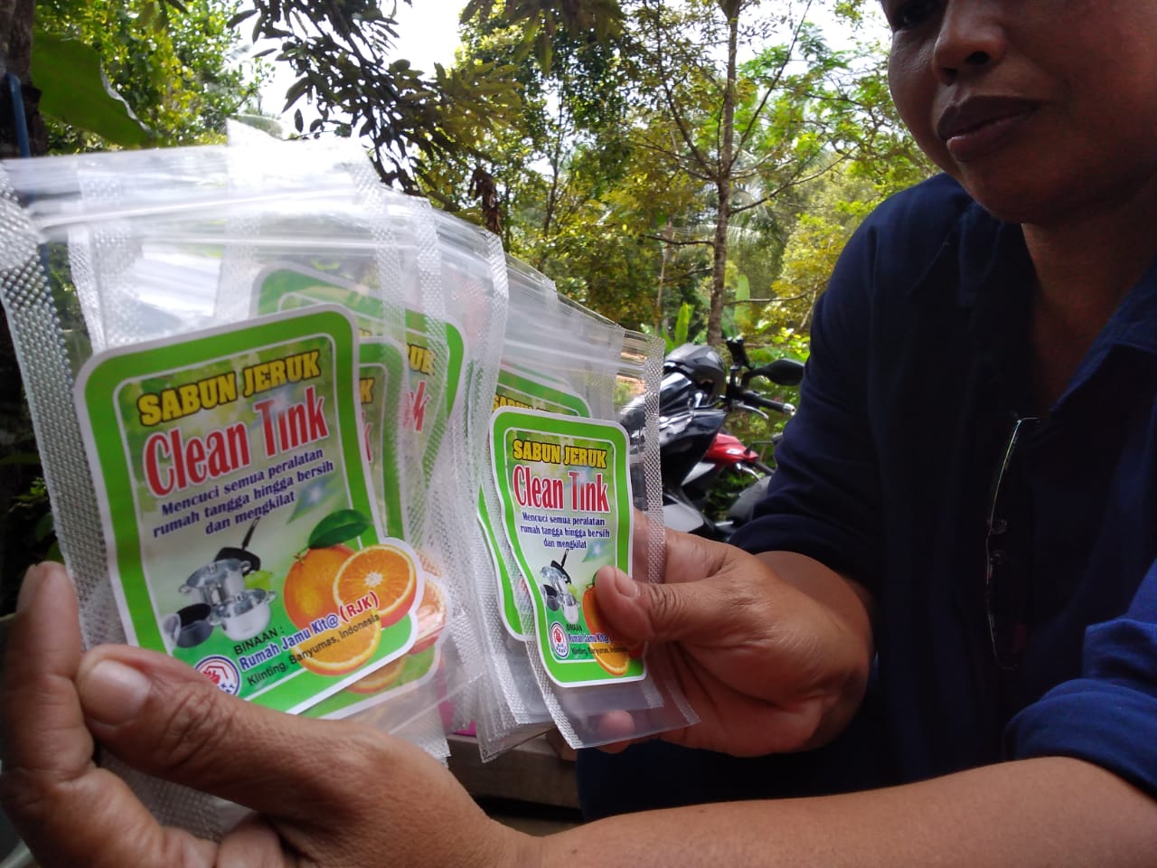 Wow, Desa di Banyumas ini Produksi dan Pasarkan Sabun Cuci Sendiri