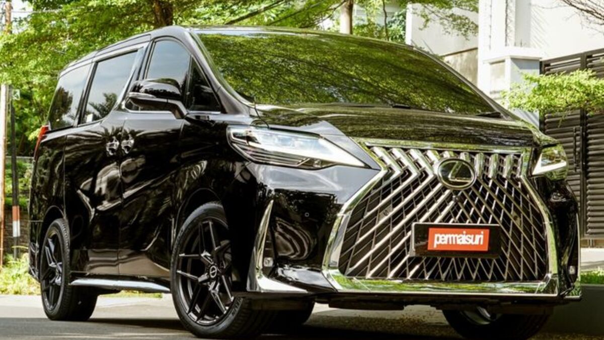 Lexus LM350, Mobil Premium yang Bikin Alphard Terlihat Biasa Aja