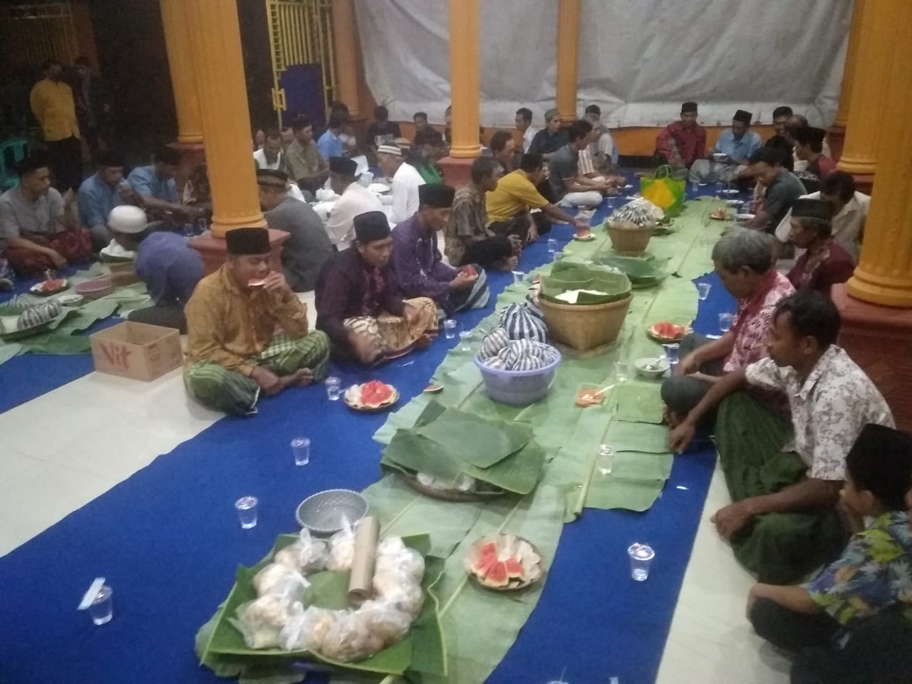 Warga Non Budhis Ikuti Kenduri di Wihara Setiya Dana