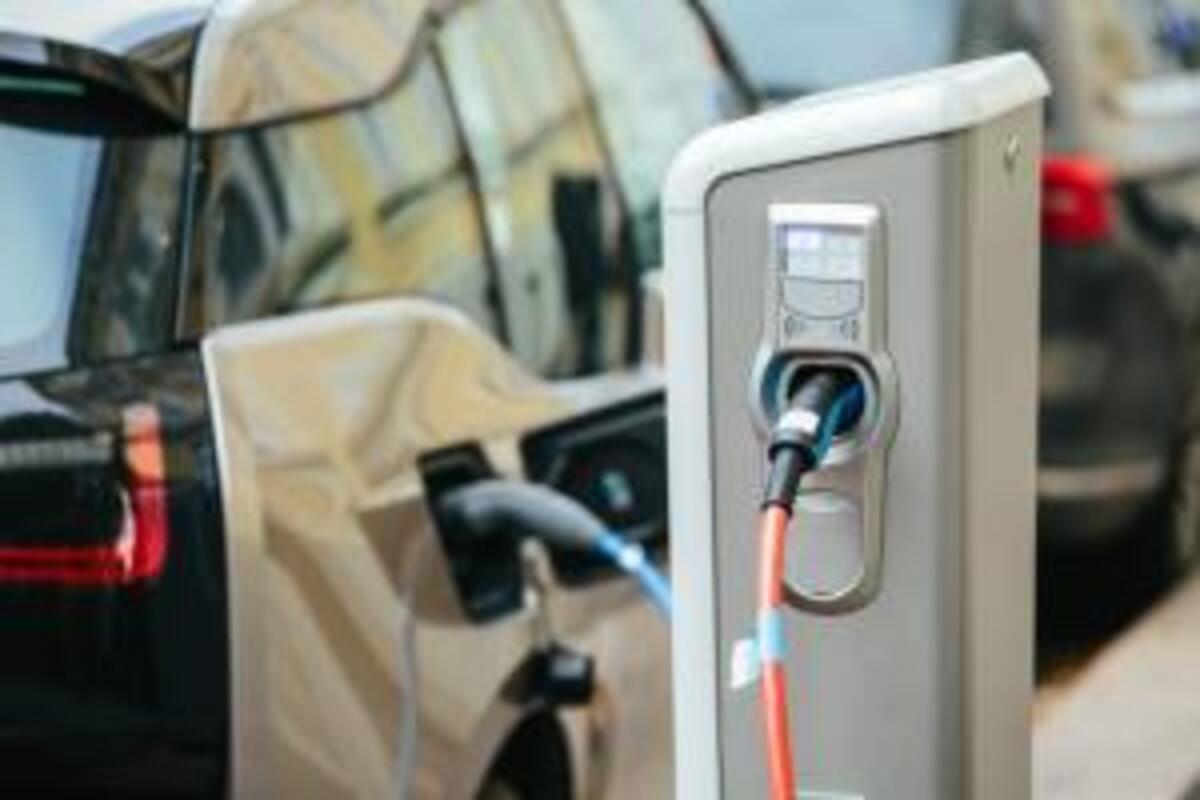 Beda dengan Motor Listrik, Segini Biaya Charger Baterai Mobil Listrik: Apakah Lebih Mahal?