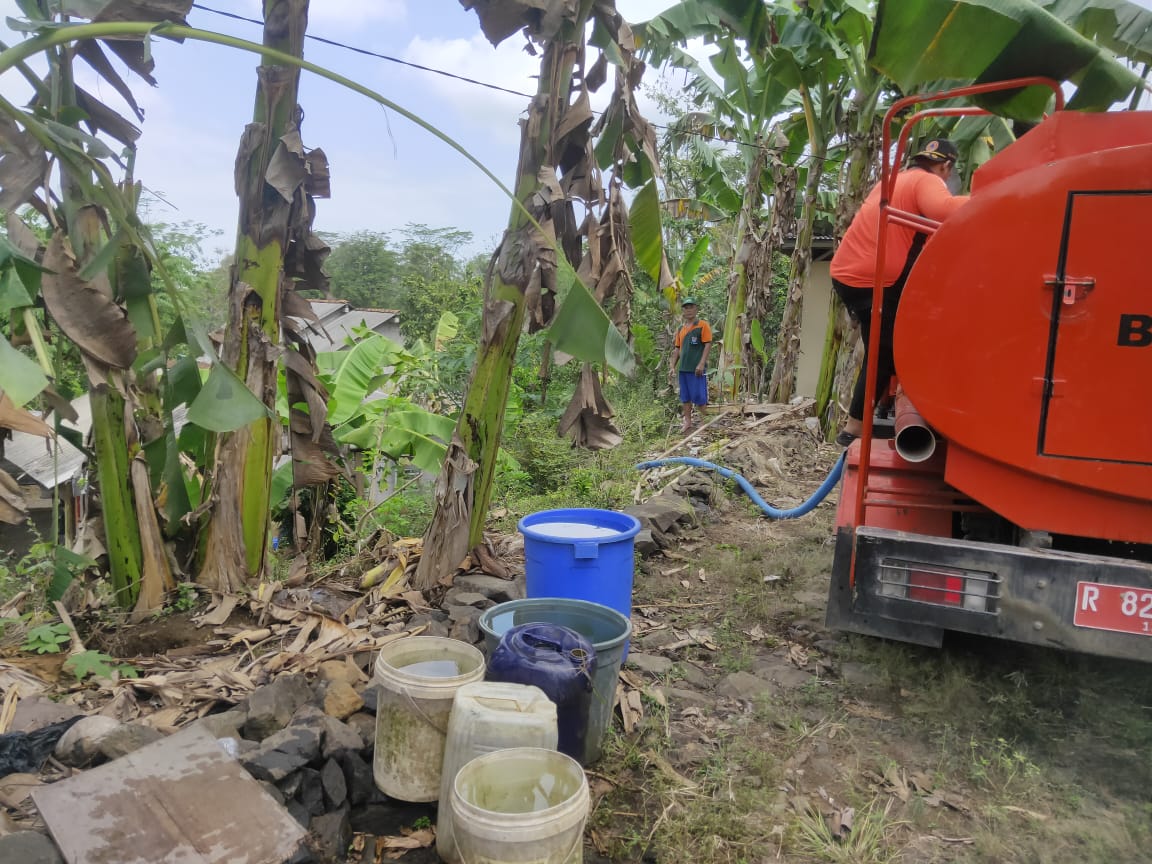 Meski Hujan Sempat Turun, BPBD Cilacap Terus Distribusikan Air Bersih