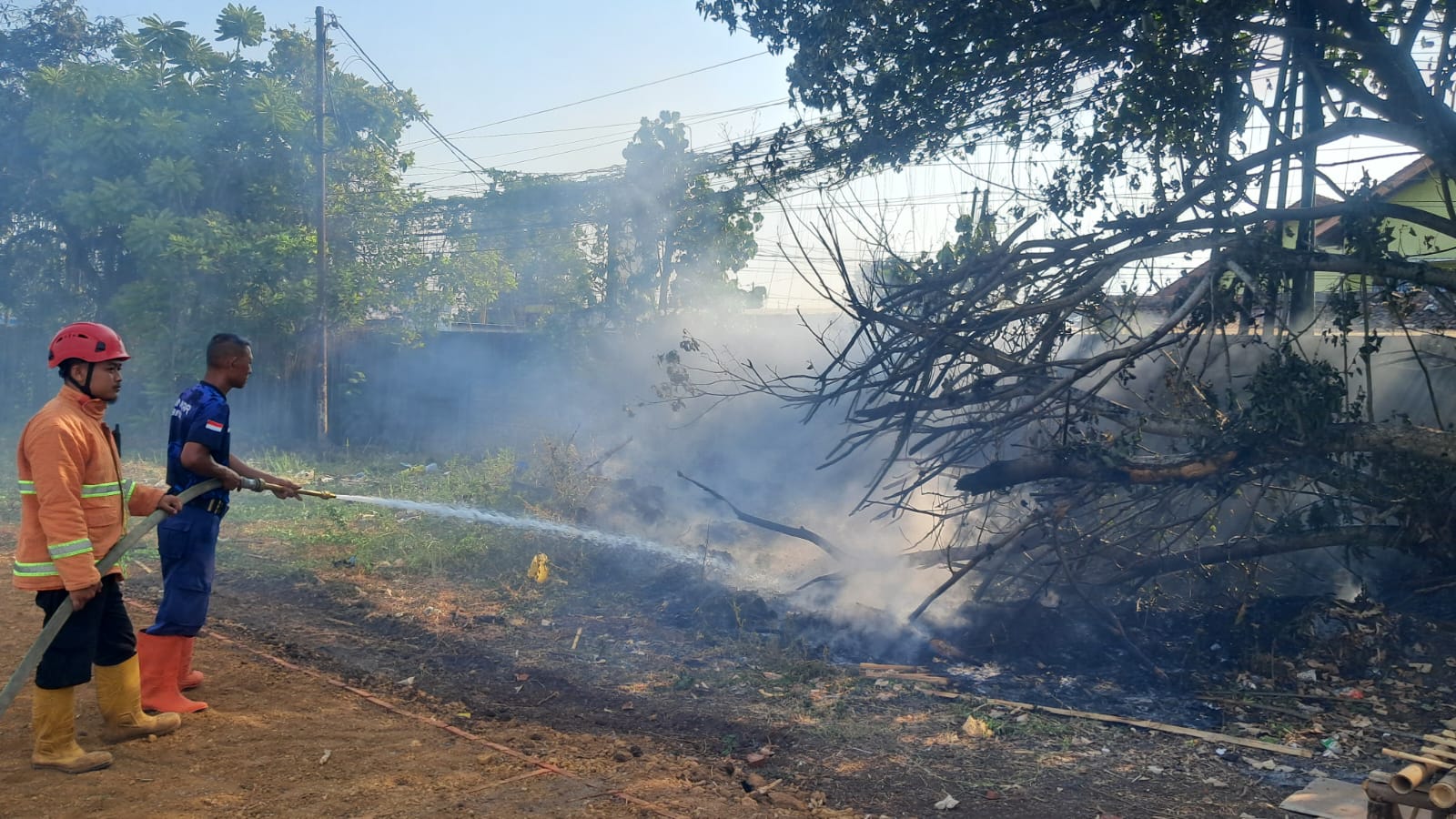 Lahan Lapangan Porka Purwokerto Barat Terbakar, Api Padam Dalam 23 Menit