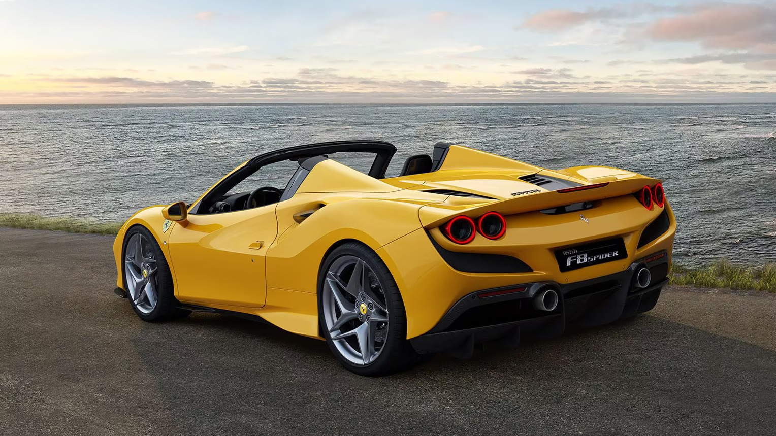 Ferrari F8 Spider: Mobil Super Mewah dengan Performa Ganas dan Desain yang Bikin Terpana