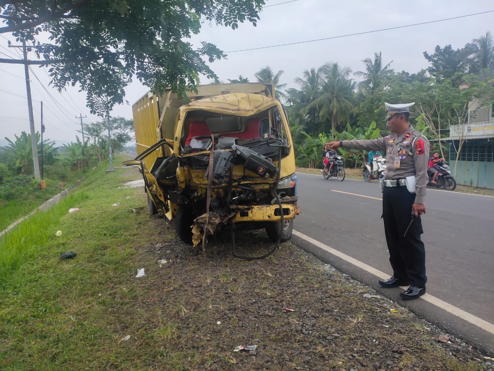 Dua Truk Tabrakan di Gandrungmangu, 2 Orang Meninggal Dunia