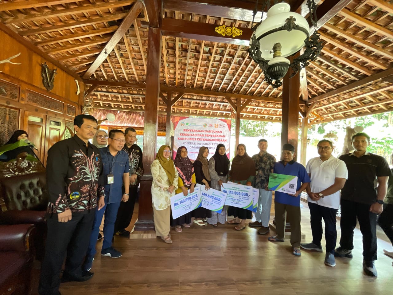 BPJS Ketenagakerjaan Cabang Purwokerto Salurkan Santunan untuk Ahli Waris Penderes 