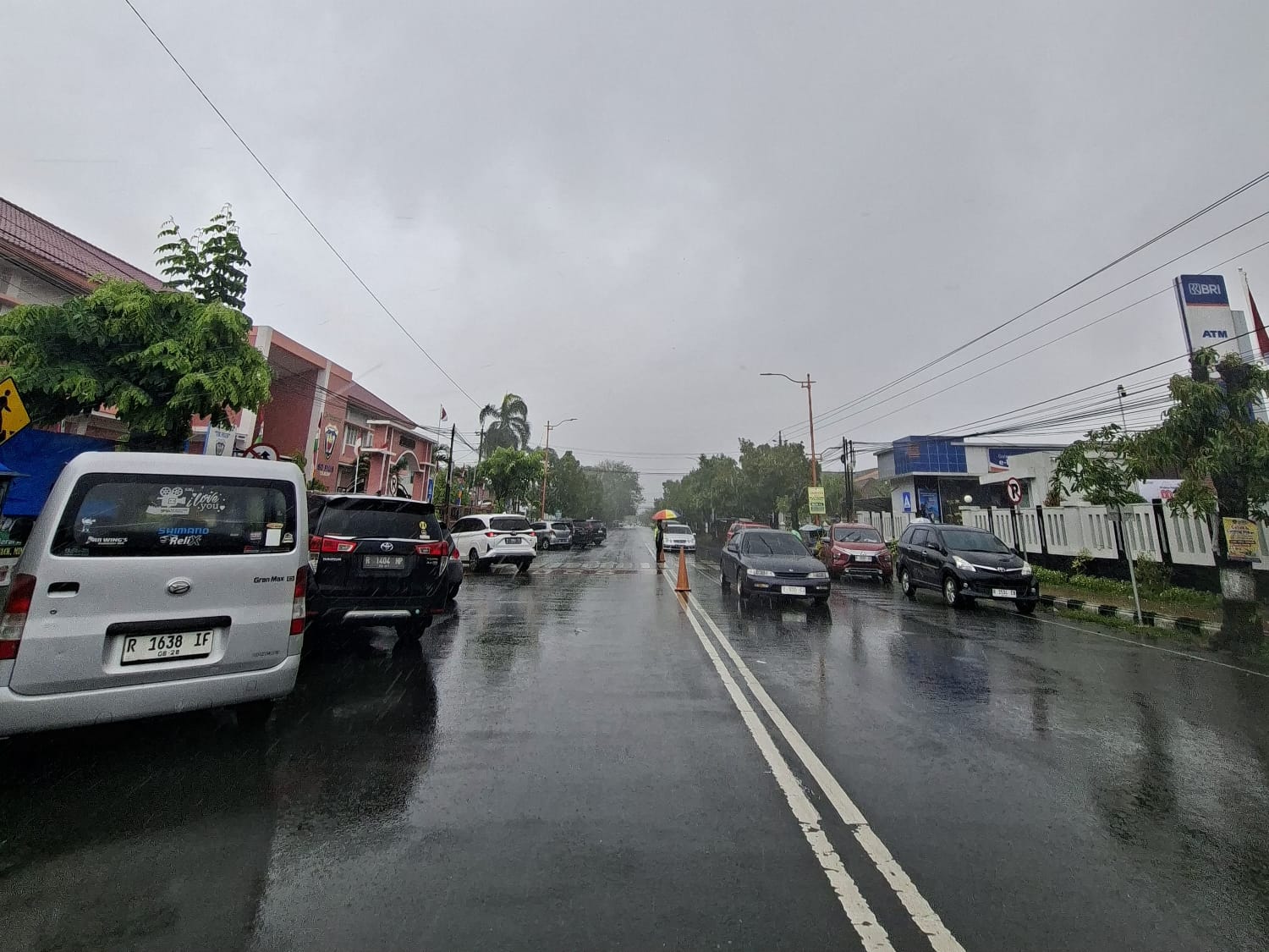 Waspada! Cilacap Diprakirakan Hujan Ringan hingga Lebat Disertai Petir dan Angin Kencang 2-4 November 2025