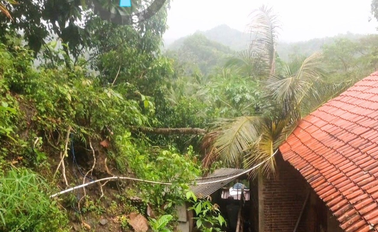 Cuaca Ekstrem Rusak Rumah Warga, BPBD Kebumen Berikan Imbauan