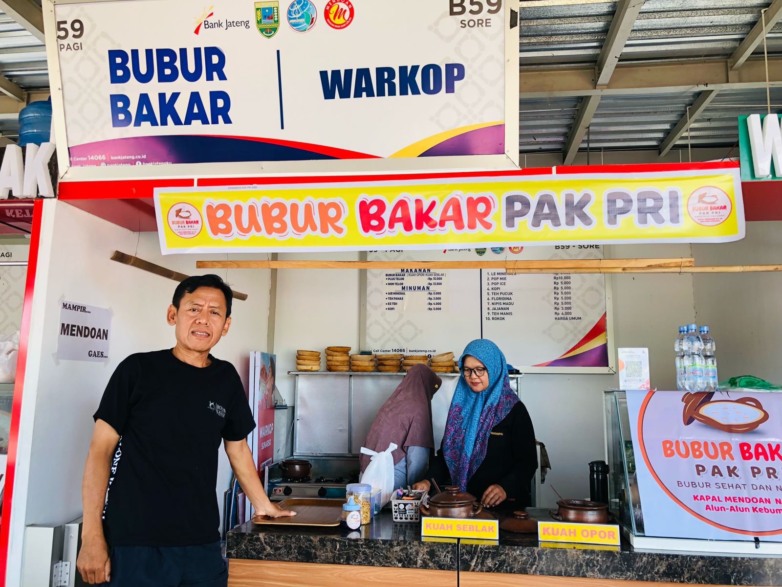 Inovasi Bubur Ayam Dibakar dalam Kuali Tanah Liat yang Menggoda Selera