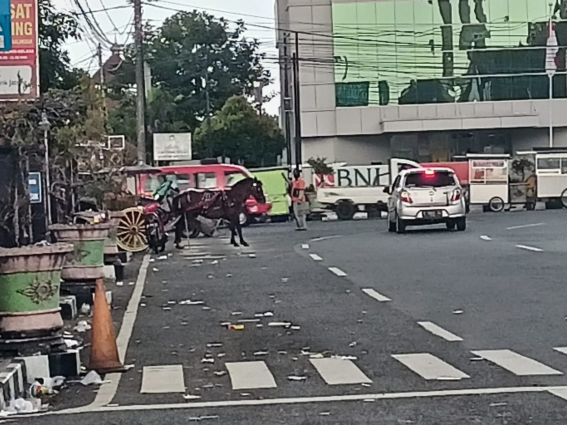 Tak Terpengaruh Moda Transportasi Mesin, Penarik Delman di Alun-alun Purbalingga Tetap Bertahan