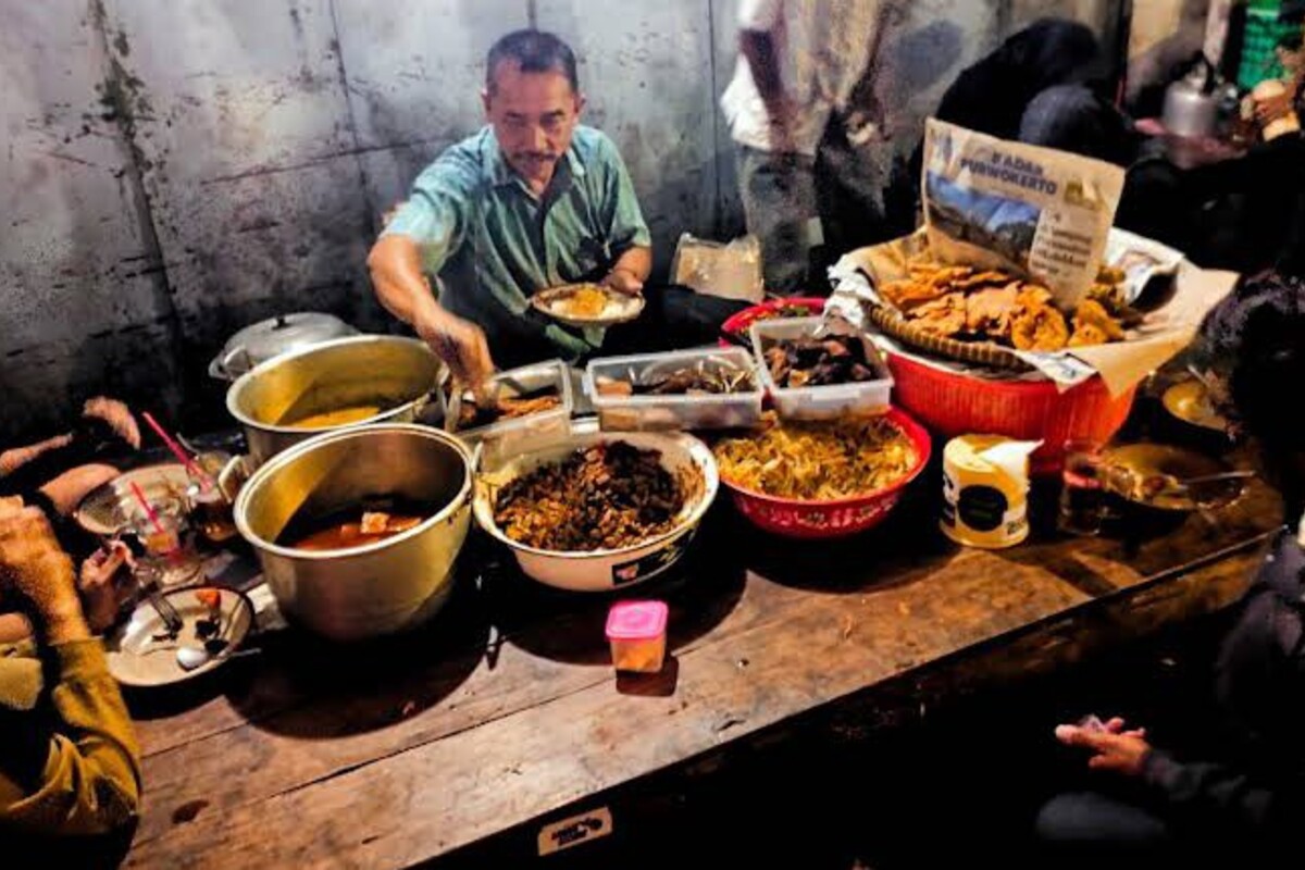 Lemprakan Lik Surip, Kuliner Malam Murah yang Legendaris di Tengah Kota Purwokerto 