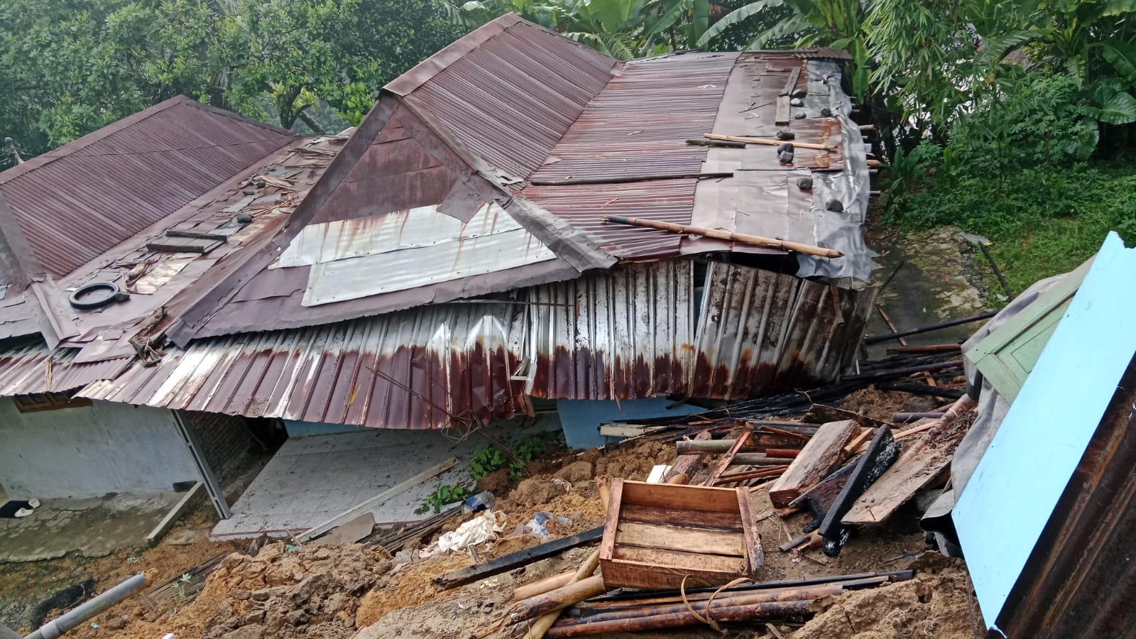 Longsor di Desa Banjarsari, Dua Rumah Rusak dan Lima Lainnya Terancam