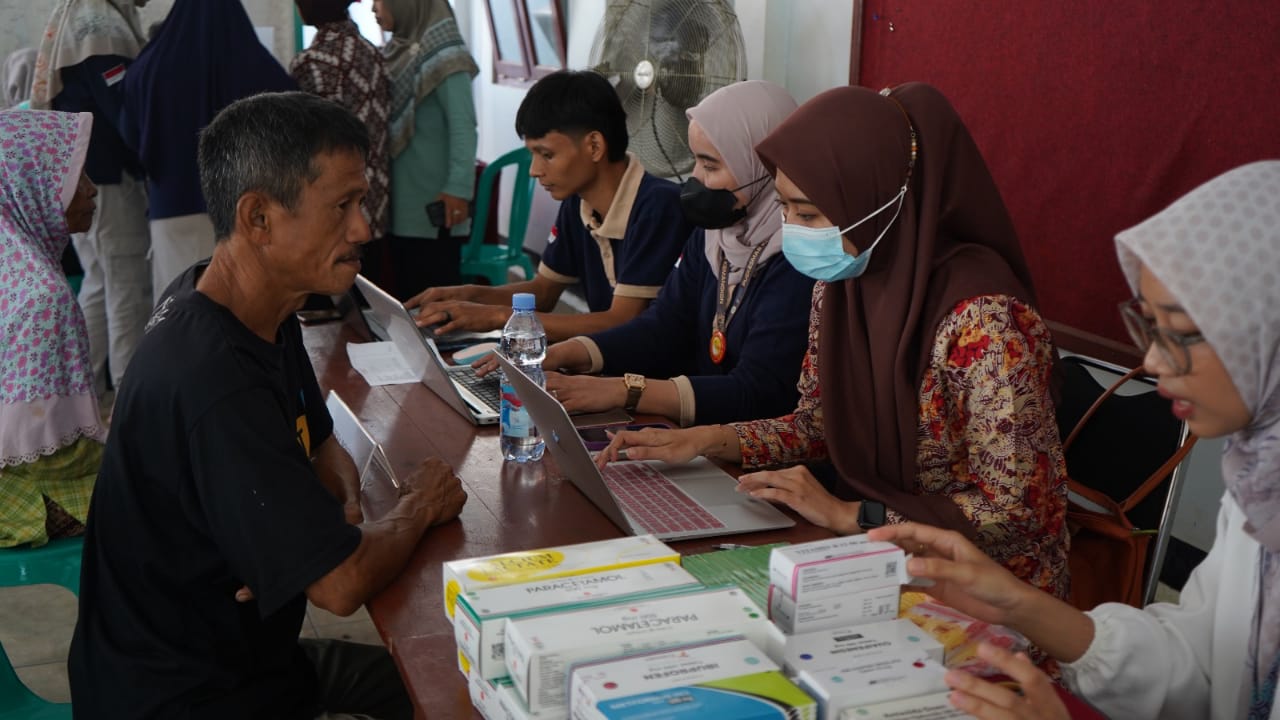 Cek Kesehatan dan Pengobatan Gratis Diserbu Warga 