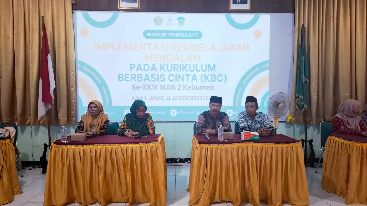Guru Kebumen Dapat Pembekalan Kurikulum Cinta