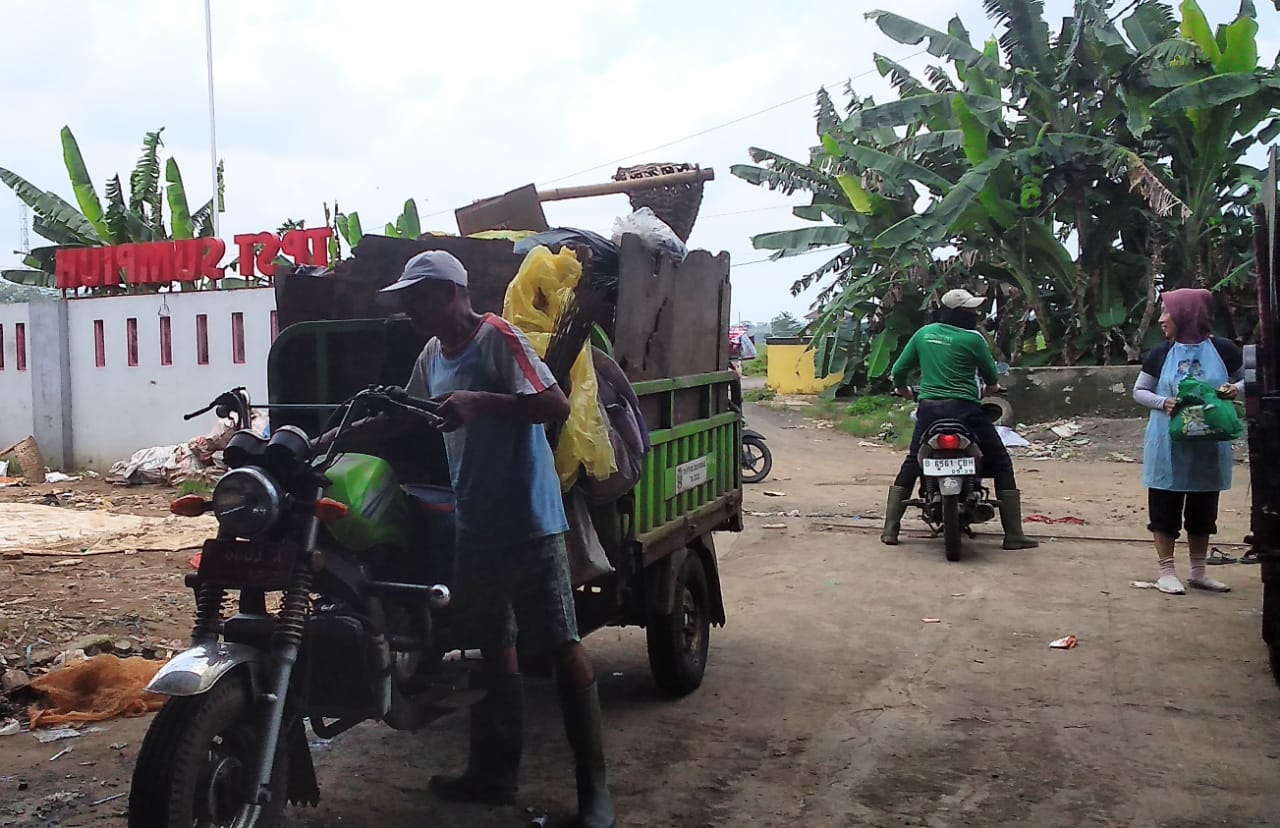 Dua Dapur MBG Konsultasi Pengelolaan Sampah ke TPST Sumpiuh