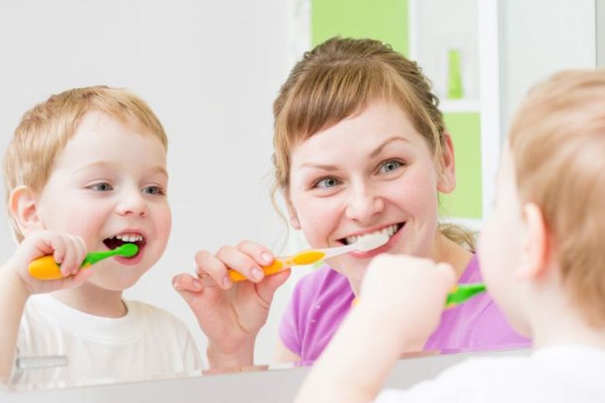5 Cara Mudah Mengajarkan Anak Menggosok Gigi dengan Baik dan Benar