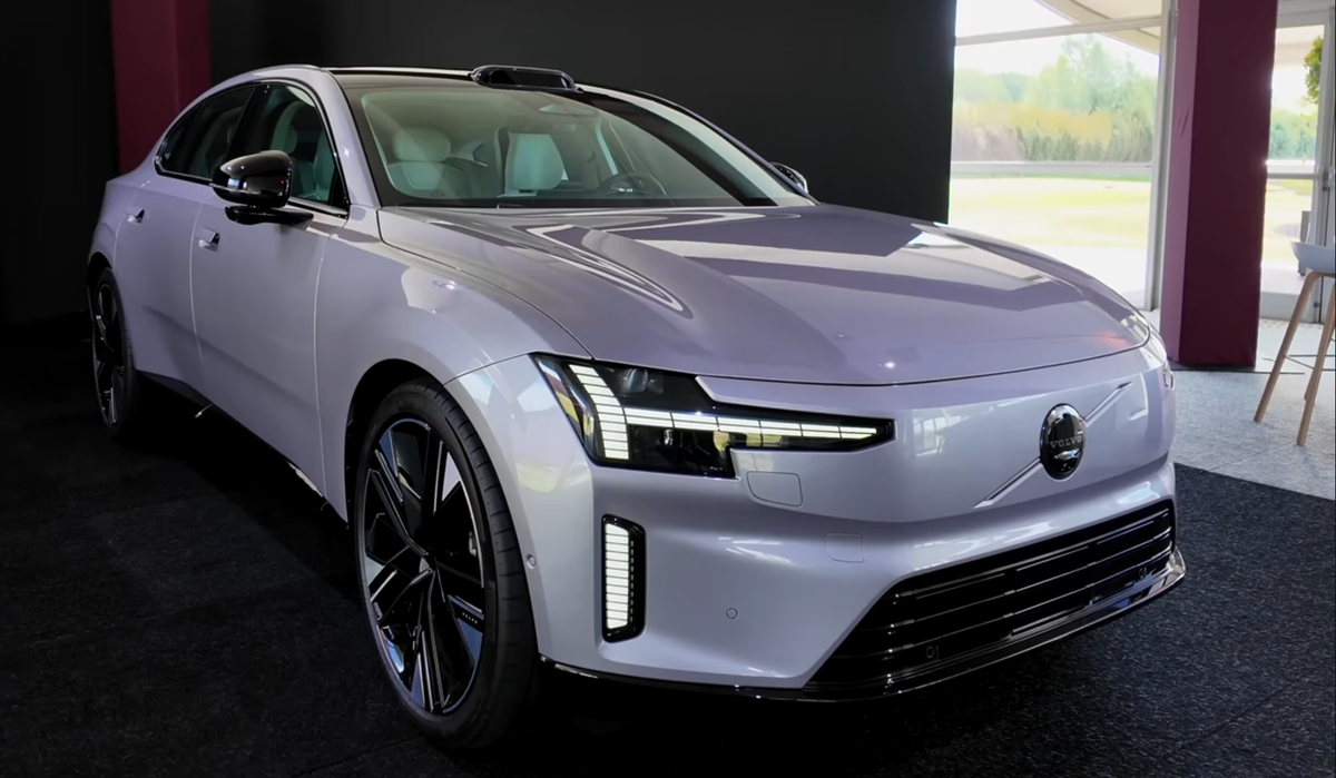 Volvo Lahirkan Sedan Listrik Pertama, ES90, Tinggi Mobil Bisa Berubah-Ubah dan Jarak Tempuh hingga 740 Km