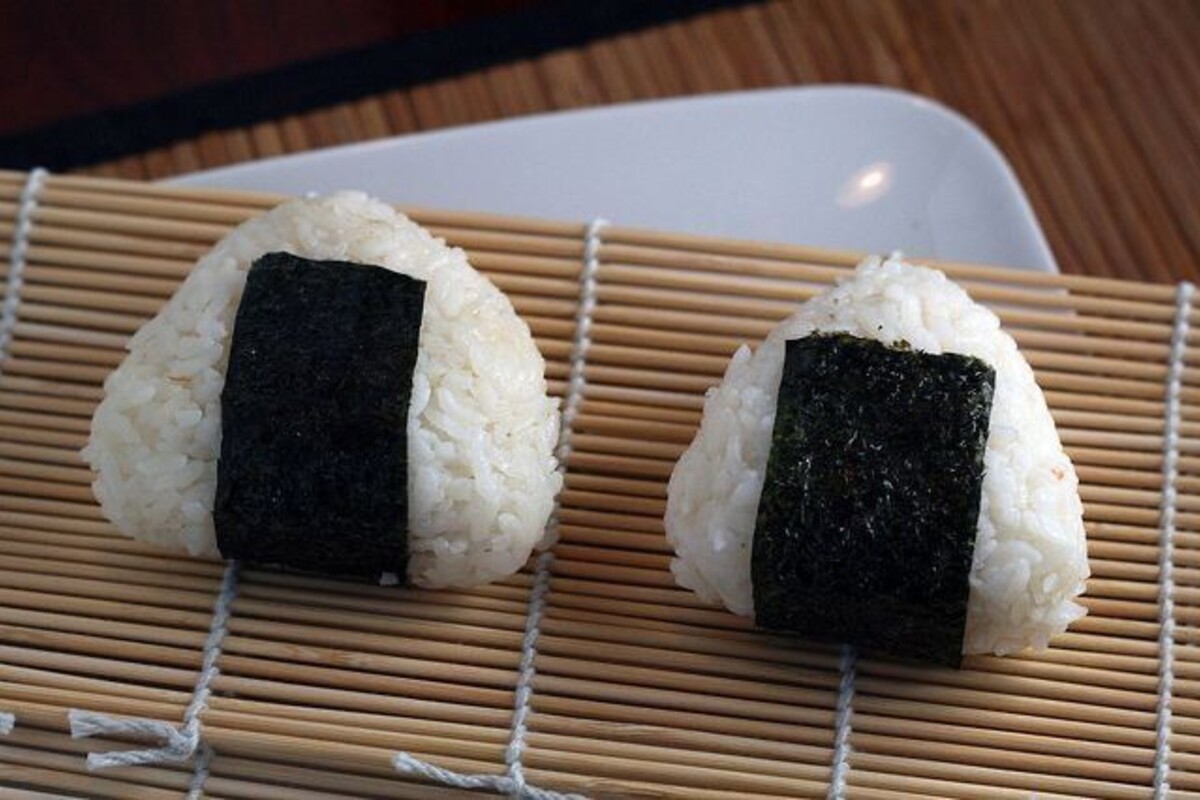 Resep Onigiri Isi Sosis yang Mudah Dan Praktis