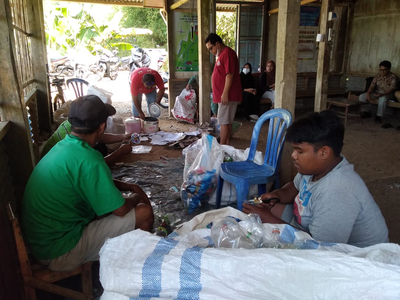 Warga Dusun 1 Desa Pekunden Getol Kelola Sampah Terkait Mitigasi Perubahan Iklim 