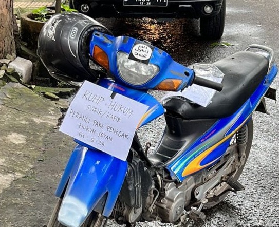 Penampakan Motor Bom Bunuh Diri di Polsek astana Anyar Bandung, Baca Tulisan di Plat Nomornya 