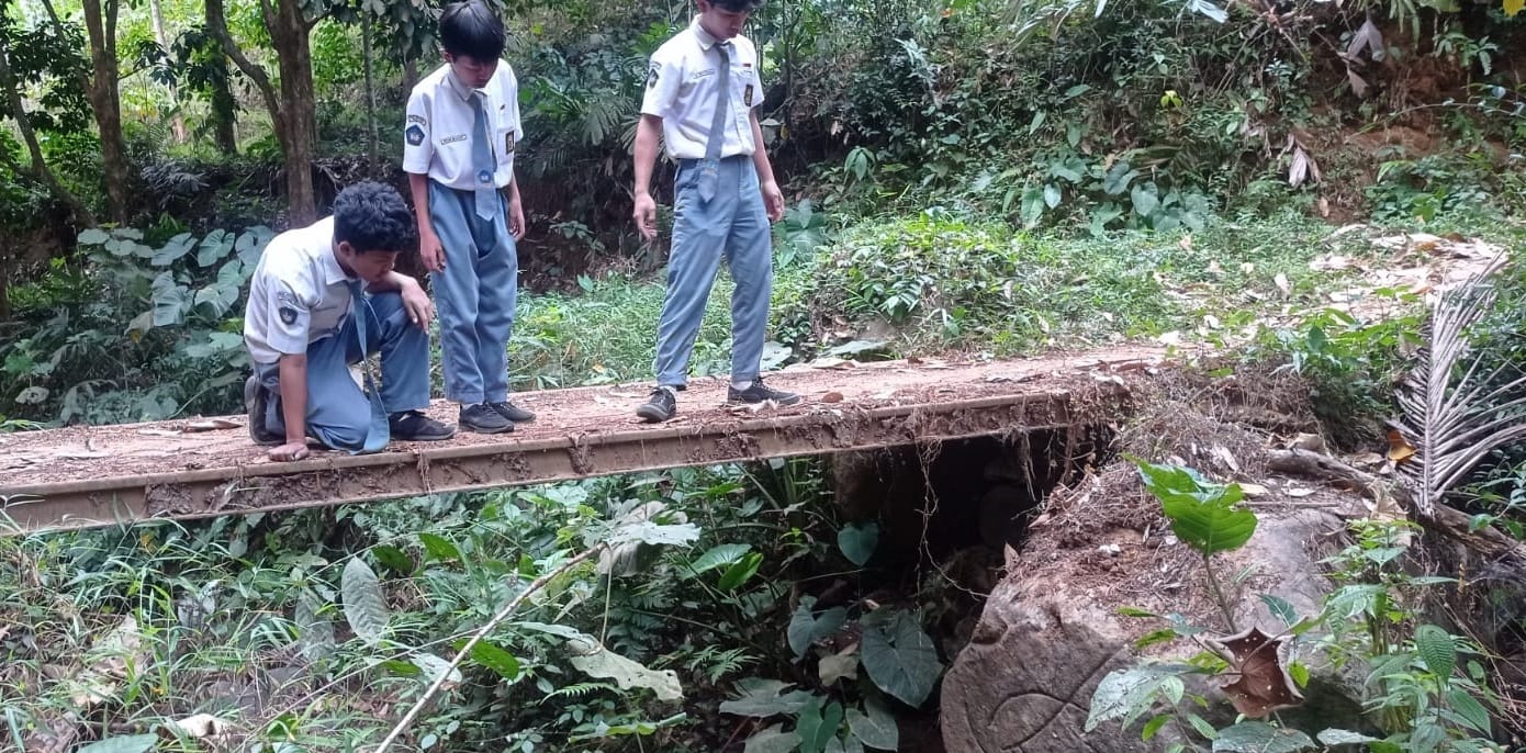 Lukisan Kuno Ditemukan di Tebing Sungai Pundung Banjarnegara