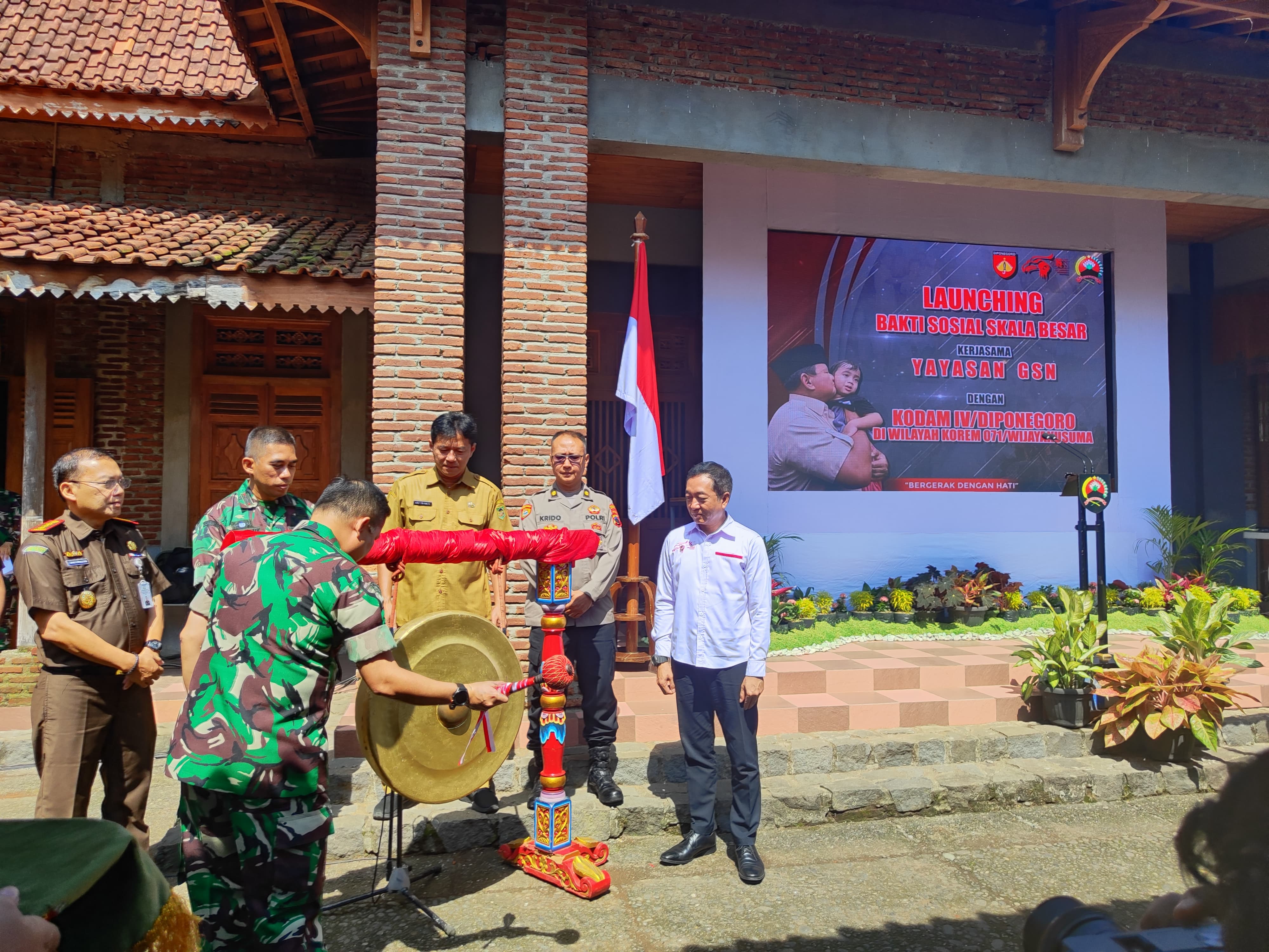 YGSN dan Kodam IV/Diponegoro Launching Bakti Sosial Skala Besar di Wilayah Korem 071 Wijayakusuma 