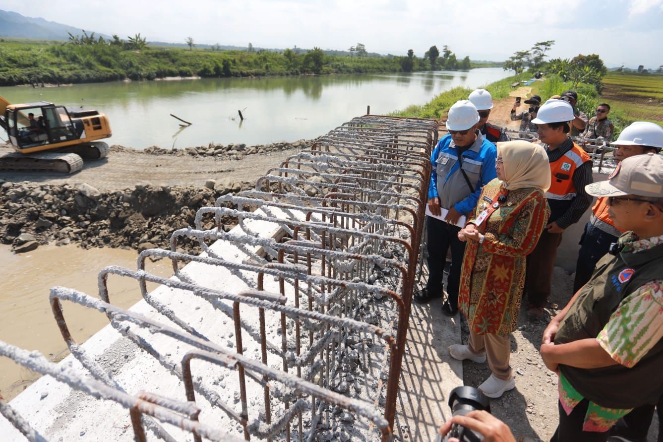 Bupati Kebumen Tegaskan Infrastruktur Harus Kuat dan Bermanfaat