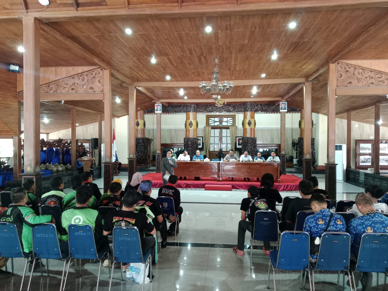Puluhan Driver Ojol Audiensi dengan Pemkab Cilacap, Ini Tuntutannya