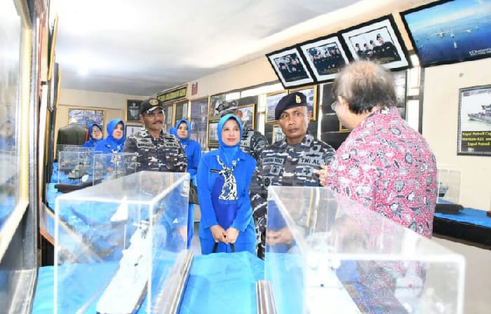 Artefak Amunisi Eks USS Langley Diserahkan ke Museum Susilo Sudarman