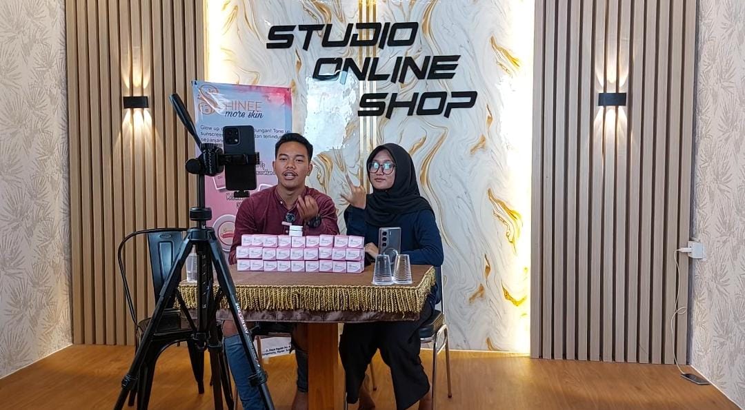 Keterbatasan Keterampilan Jadi Kendala Pedagang Pasar Manfaatkan Studio Live di Tumenggungan Kebumen 