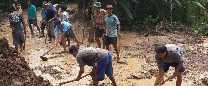 Pedagang Keluhkan Polusi Debu