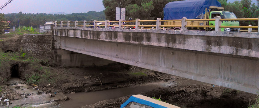 Bendung Gerak Dipenuhi Sampah