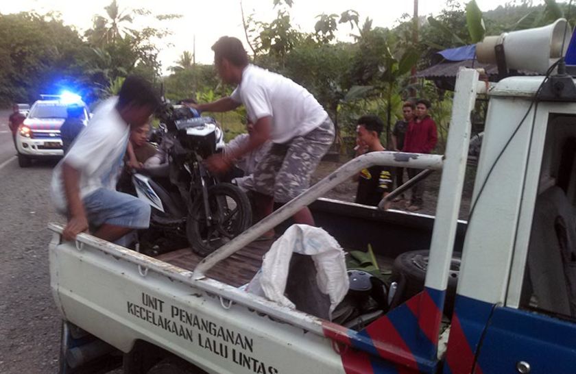 Tragis! Sepasang Pasutri dan Anaknya Tewas Terlindas Bus di Lumbir